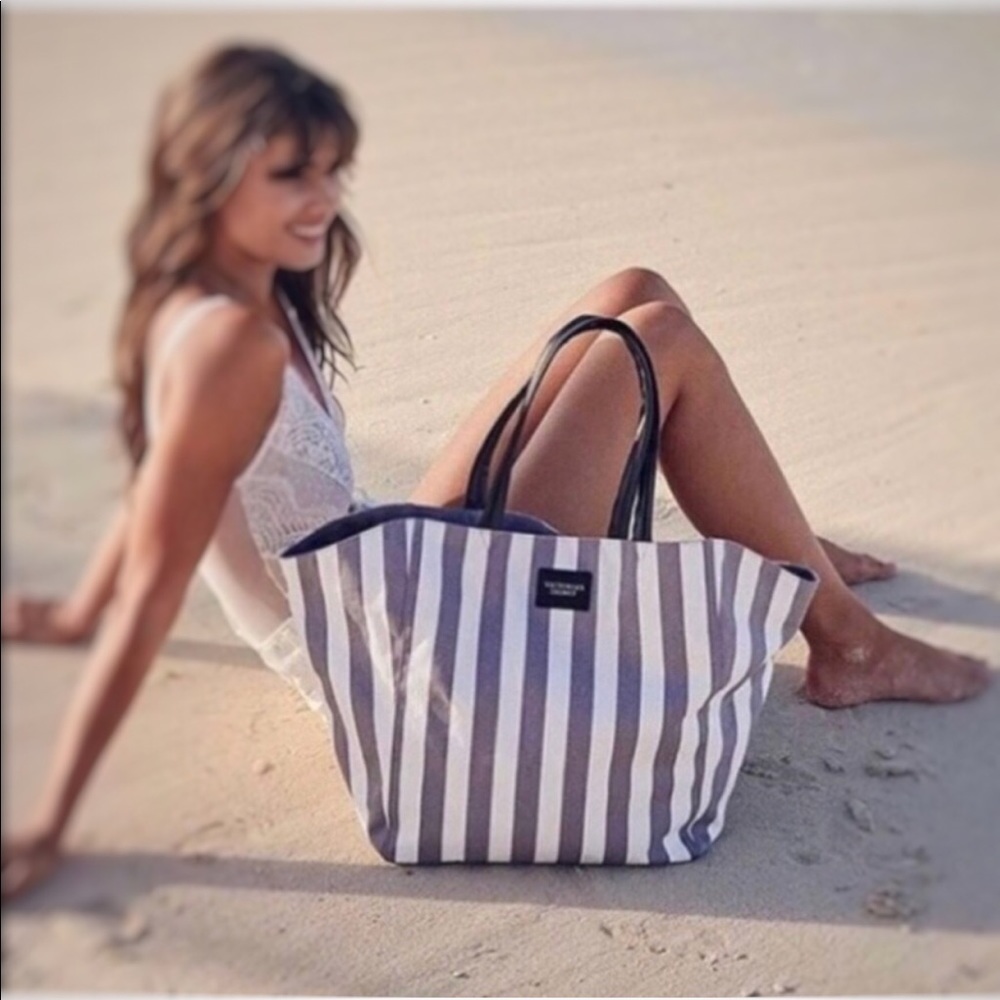 NEW VS Limited Weekender Tote